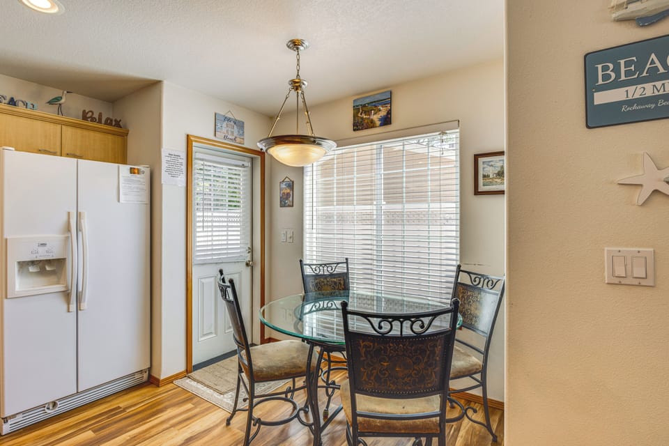 Dining Area | 1st Floor | Dishware & Flatware Provided