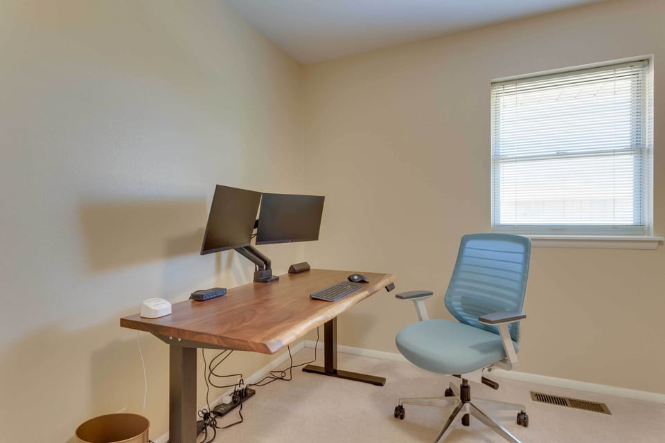 Office | Adjustable Desk