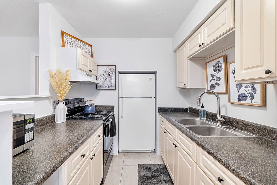 full kitchen w/everything you need