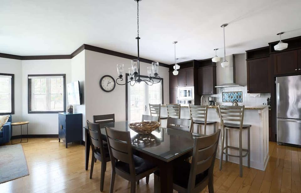 Fully equipped kitchen with appliances 