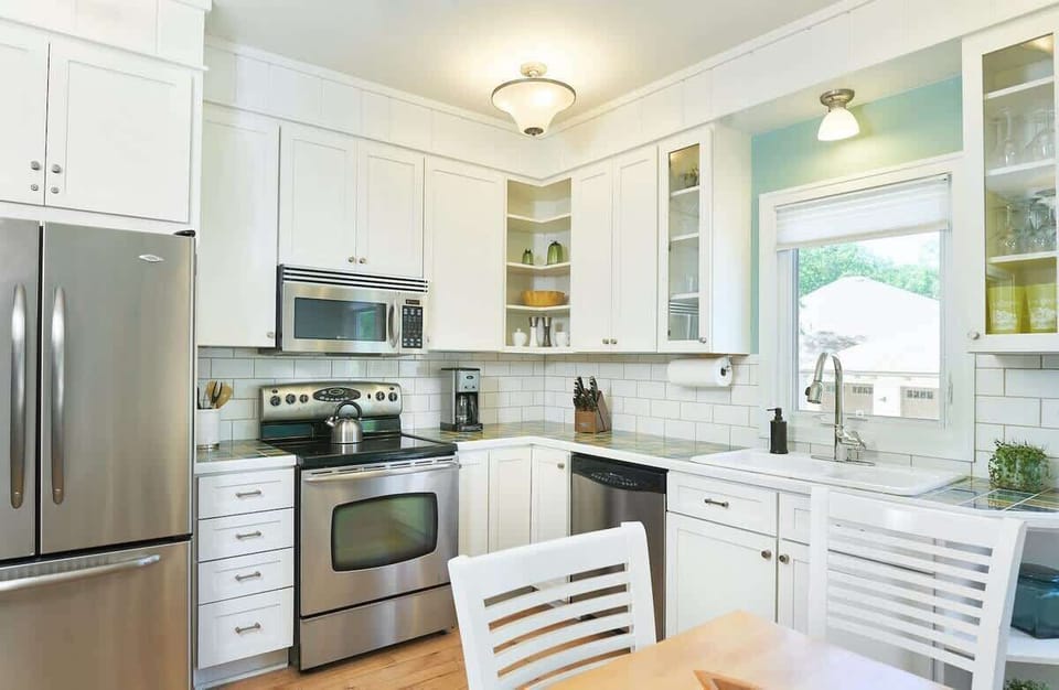 Kitchen and appliances