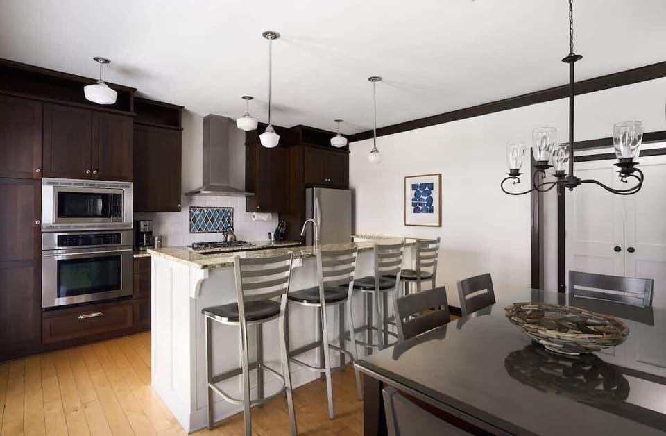 Fully equipped kitchen with appliances 