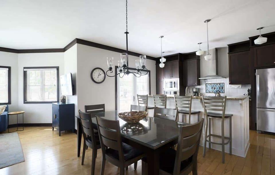Dining Room & Kitchen