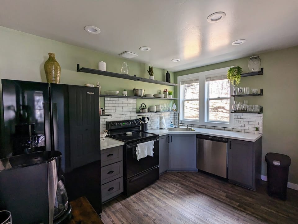 Full kitchen