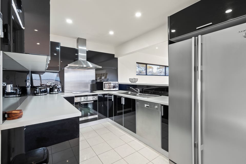 62 TRANMERE RD HOWRAH AIRBNB RETREATS TASMANIA MAY 2024 PRINT-18