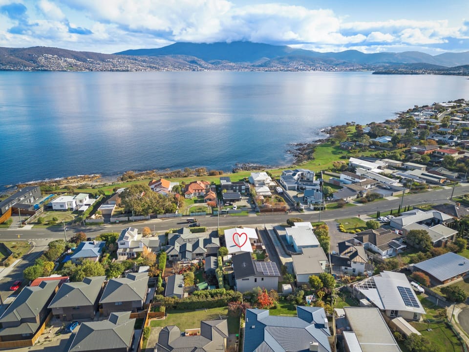 62 TRANMERE RD HOWRAH AIRBNB RETREATS TASMANIA MAY 2024 PRINT-7