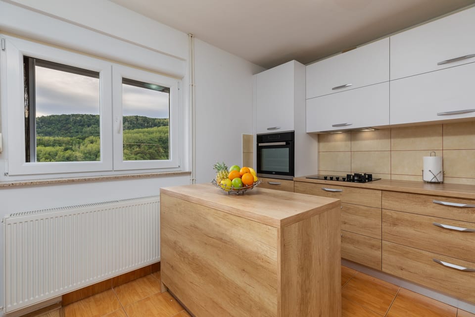 Kitchen 1