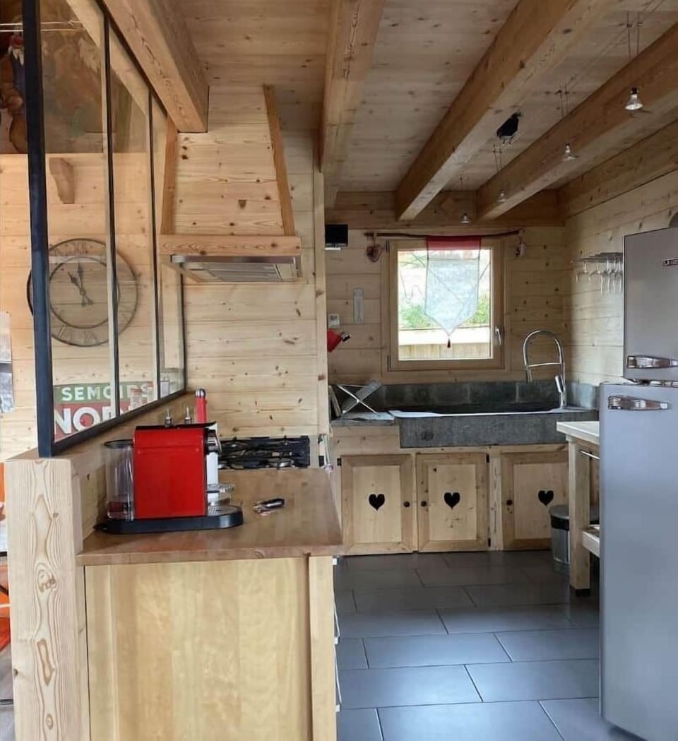 Kitchen at the Fox’s Coup de coeur chalet