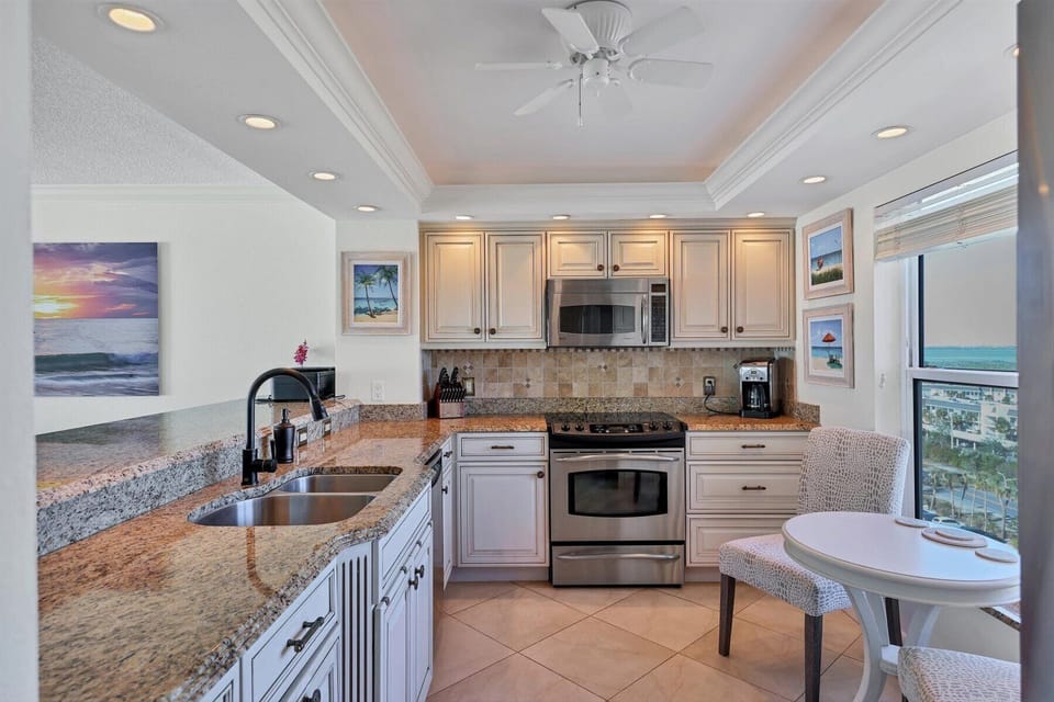 Longboat Harbour Towers 1007 By FVC - Kitchen