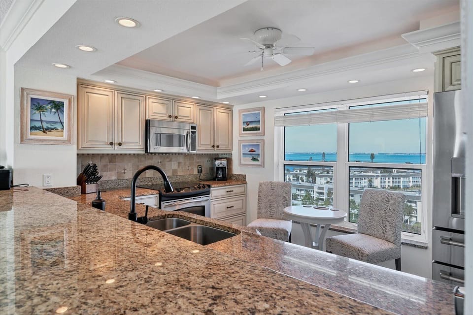 Longboat Harbour Towers 1007 By FVC - Kitchen
