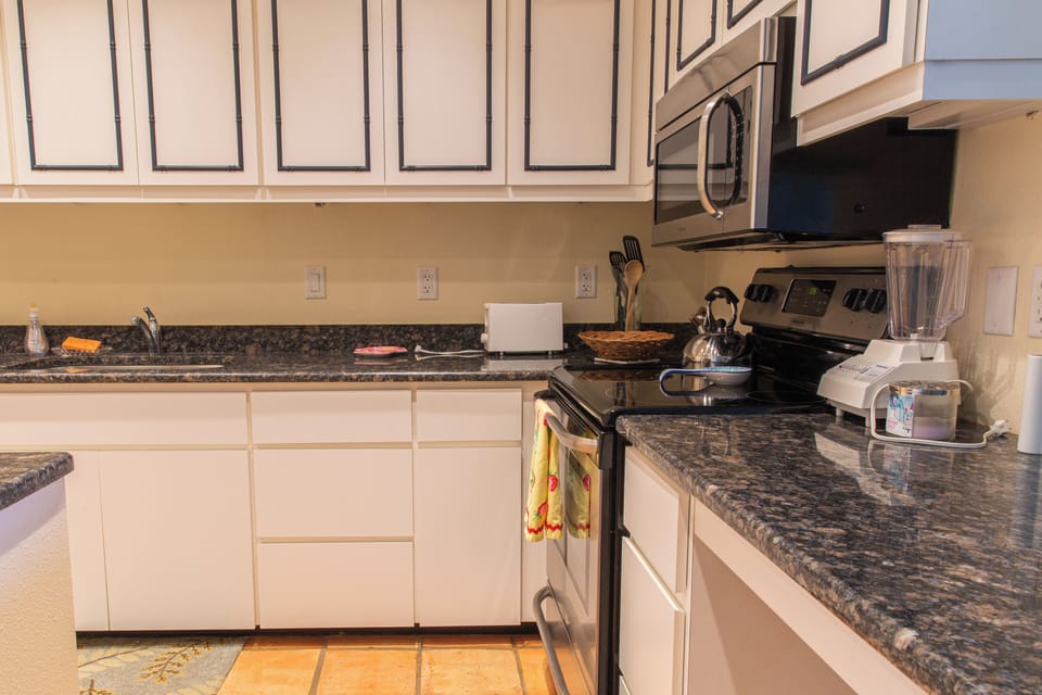 Seaplace G7-405 kitchen