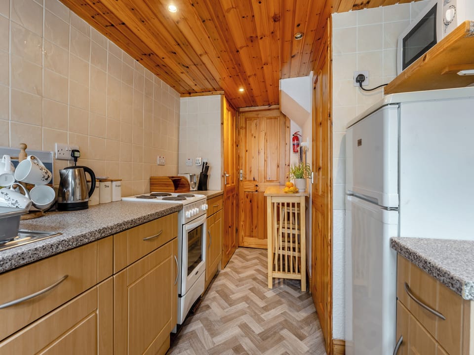 Kitchen | Carraig Dhubh North - Carraig Dhubh Cottages, Whiting Bay