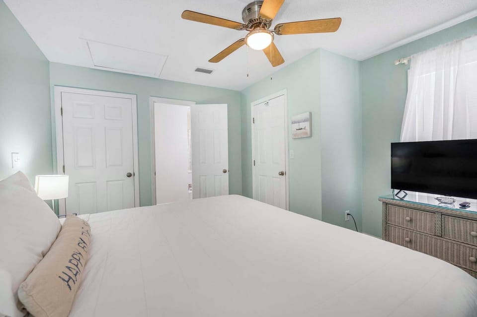 Guest bedroom 1