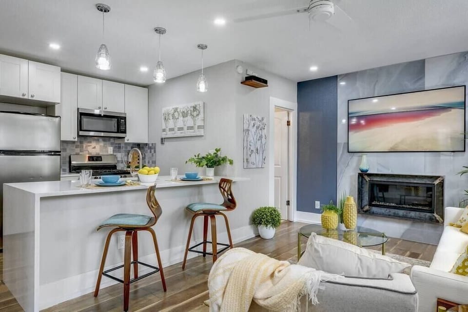 Open concept - for fun hanging out!