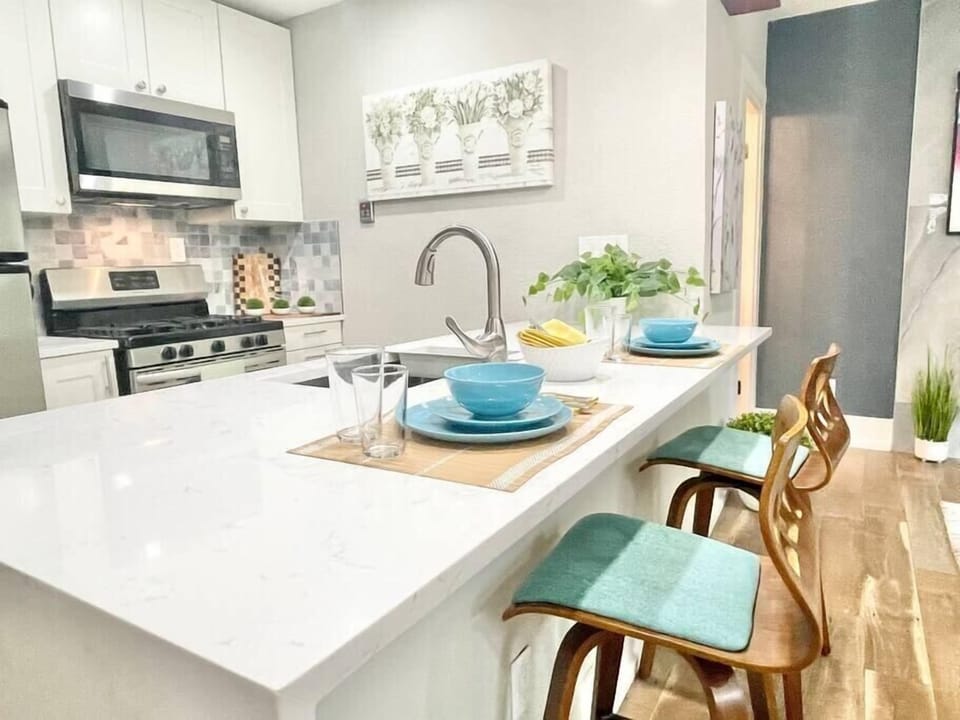 Full kitchen with everything you will need for a lovely meal.