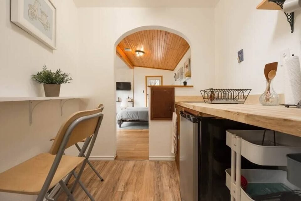 Kitchenette:)