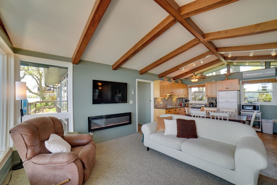 Living Room | Smart TV | Electric Fireplace