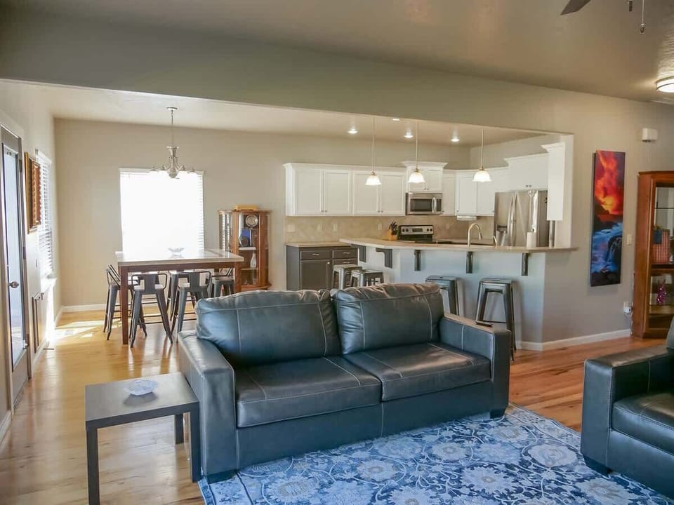 Queen Sleeper Sofa - Main Level