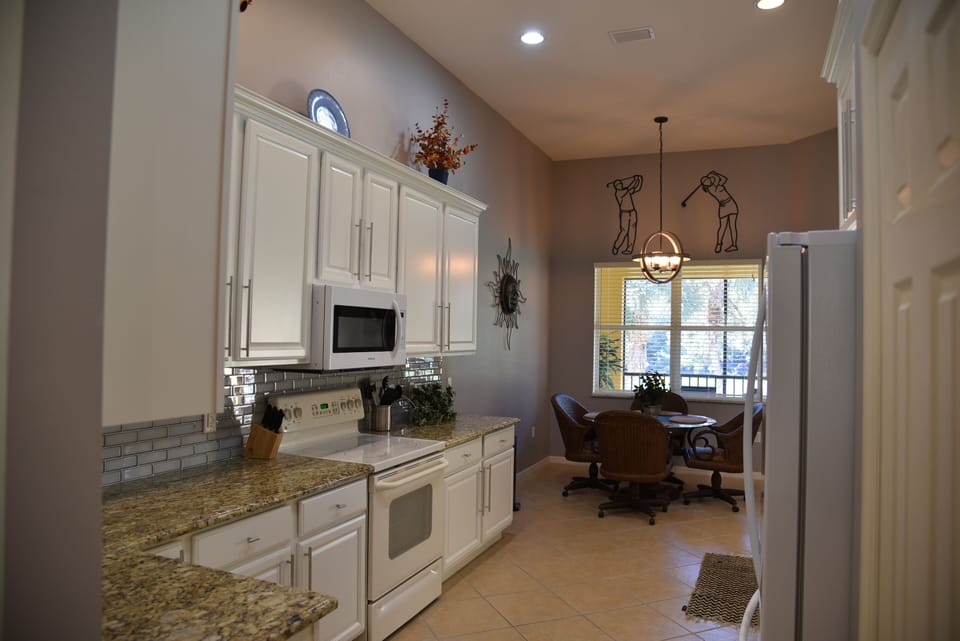 Kitchen + kitchen table area