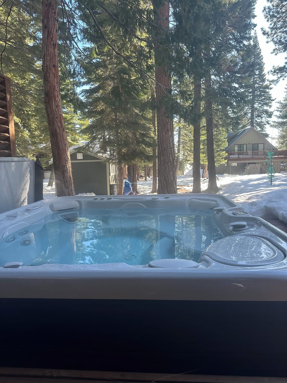 Seven person hot tub with cool lights and great ambiance day and night 