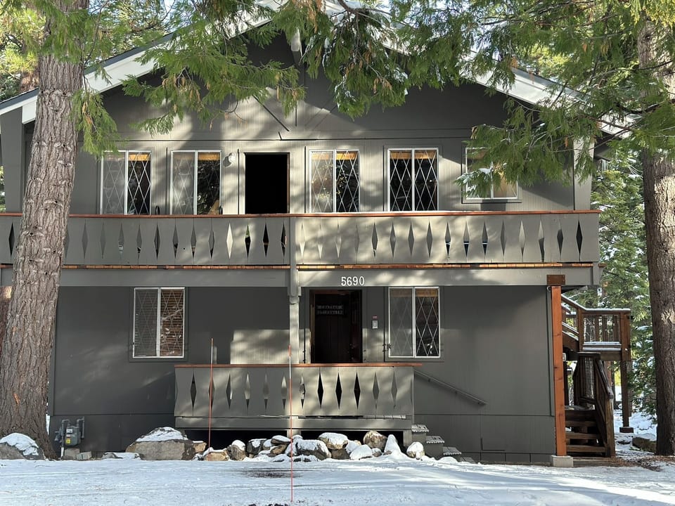 Chalet with balconies, decks and charm