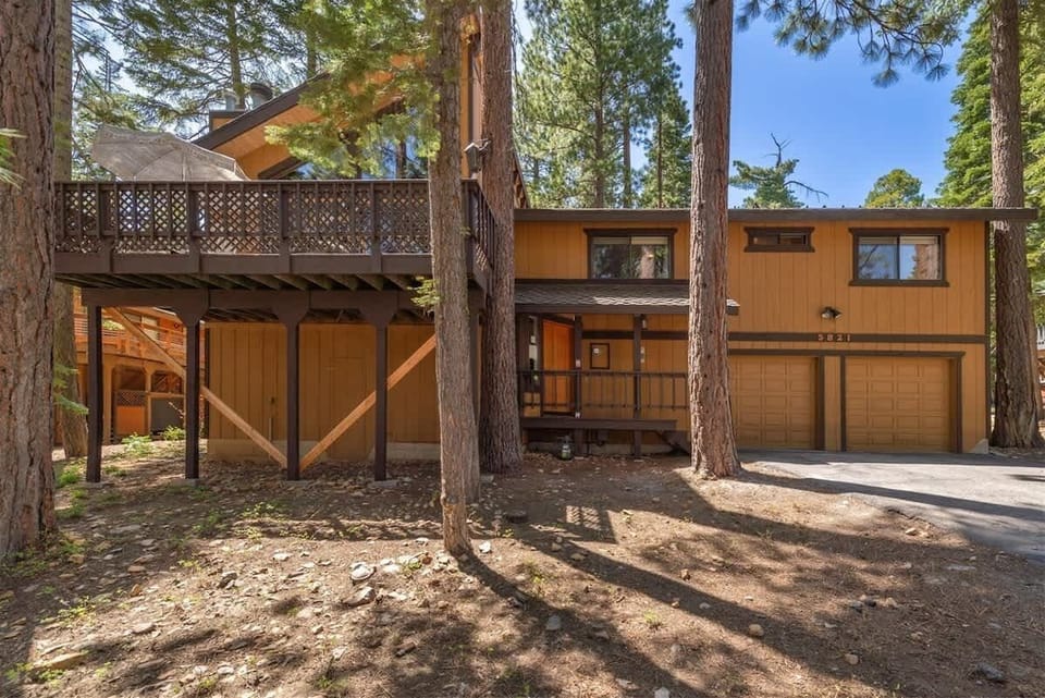 Street View of the Cabin