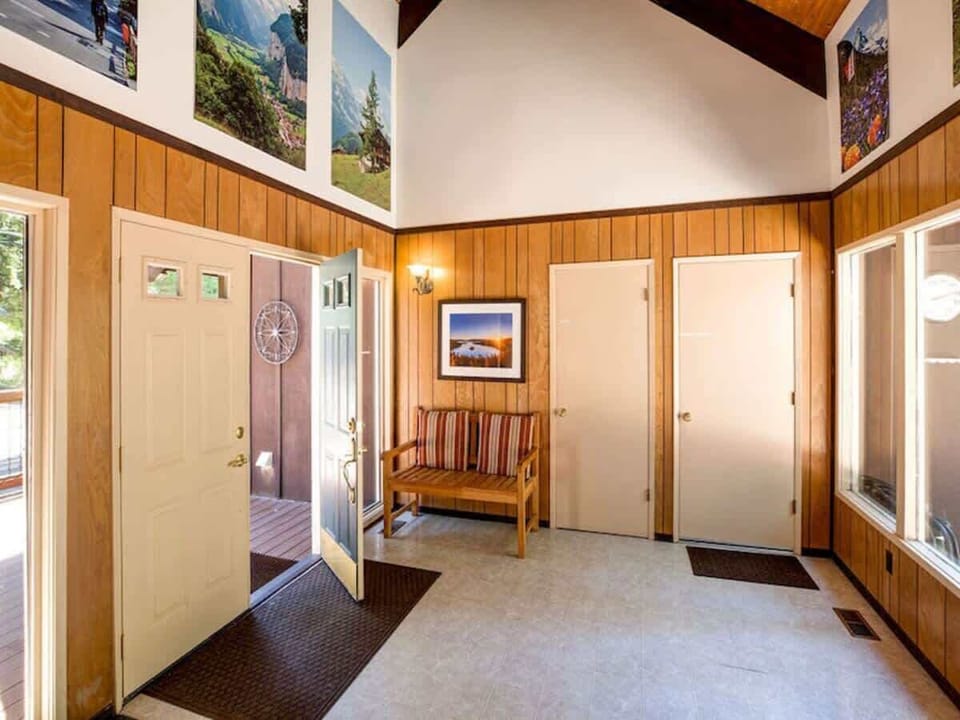 Entryway with Mudroom
