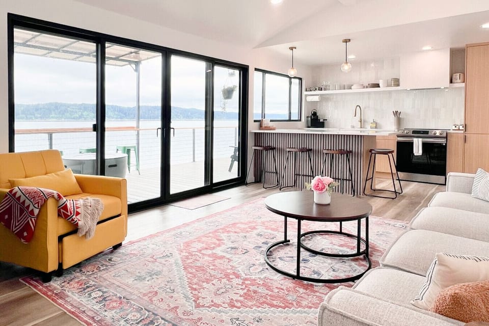 Sunrise Canal - Hood Canal Vacation Rental - Living Room Opens to Waterfront