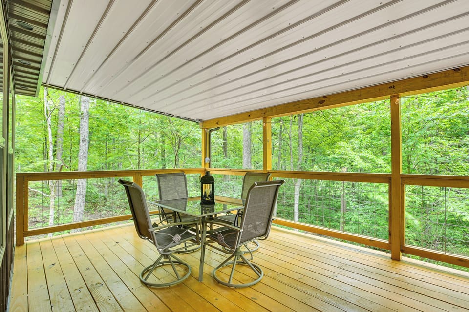 Covered Deck | Outdoor Dining Area