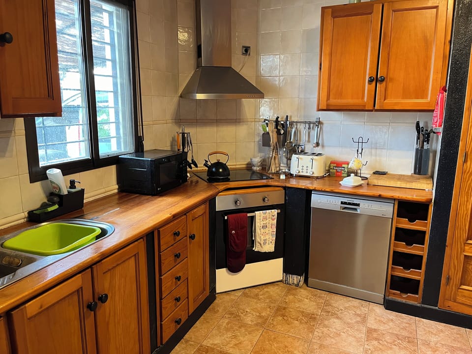 Fully equipped family kitchen