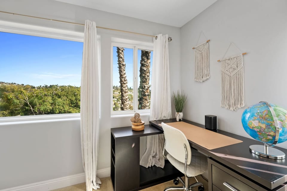 Office Space In Room