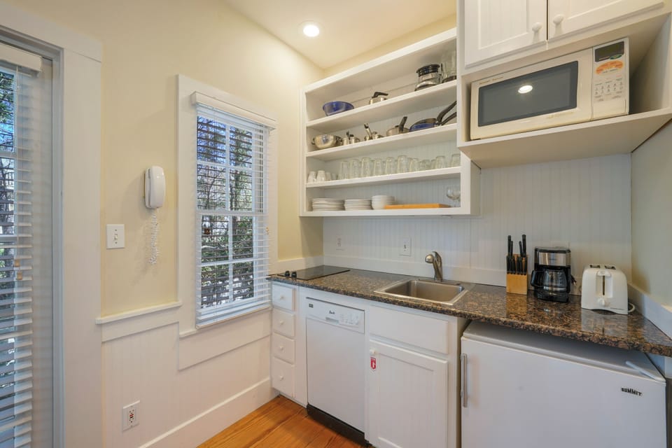 KITHCHEN W/UNDERCOUNTER FRIDGE, MINI DISHWASHER, & MICROWAVE