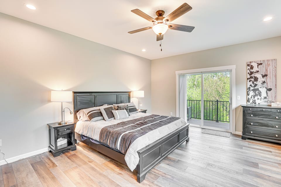 Bedroom 8 | King Bed | 3rd Floor