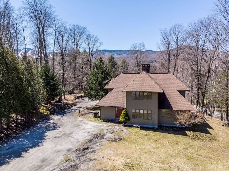 Warm and inviting home just minutes from Killington Mountain.
