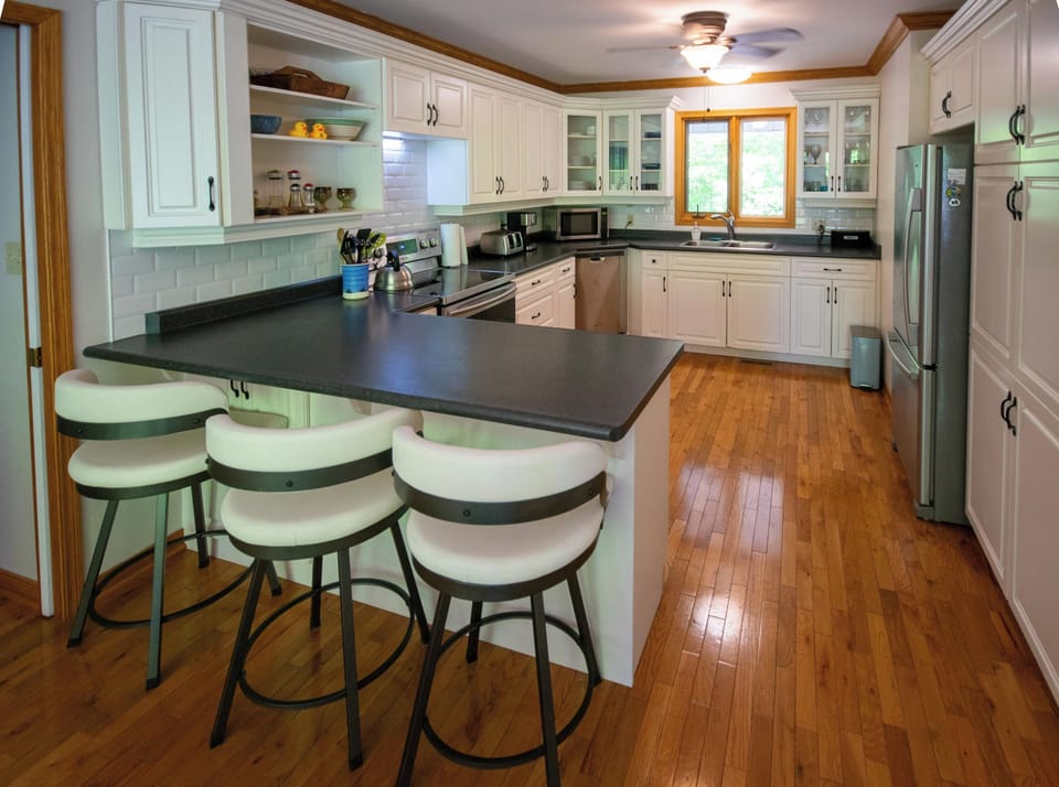 Fully equipped for everything from quick breakfasts to family feasts