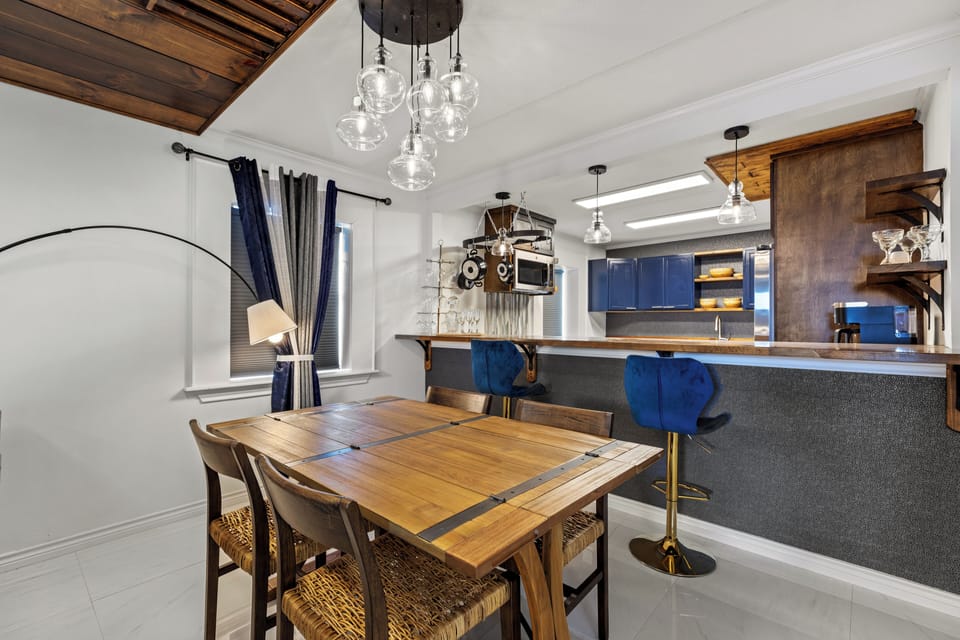 Dining/Kitchen