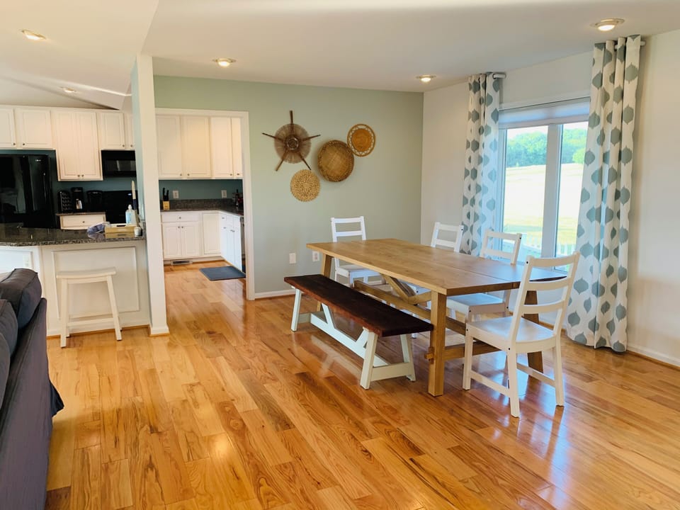 Open Concept Family, Dining & Kitchen area. Great views of lake & for gathering!
