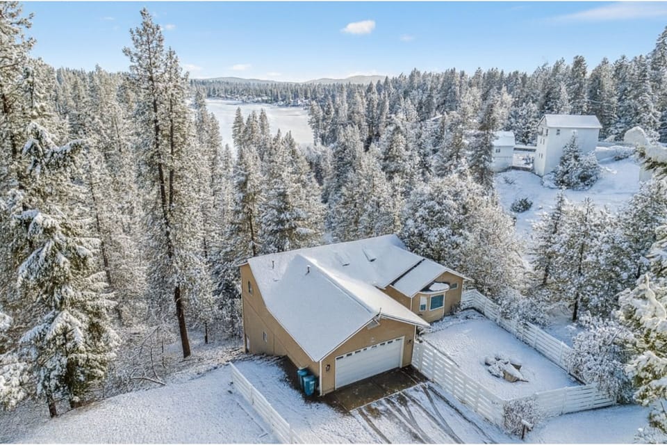 Winter at Hayden Lake View