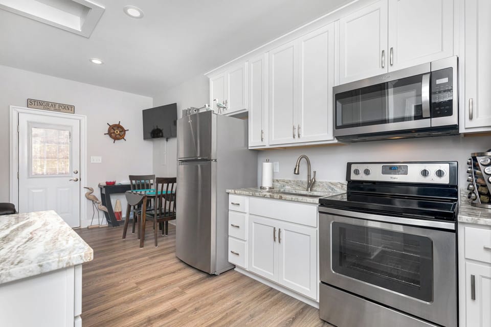Full Kitchen in Studio