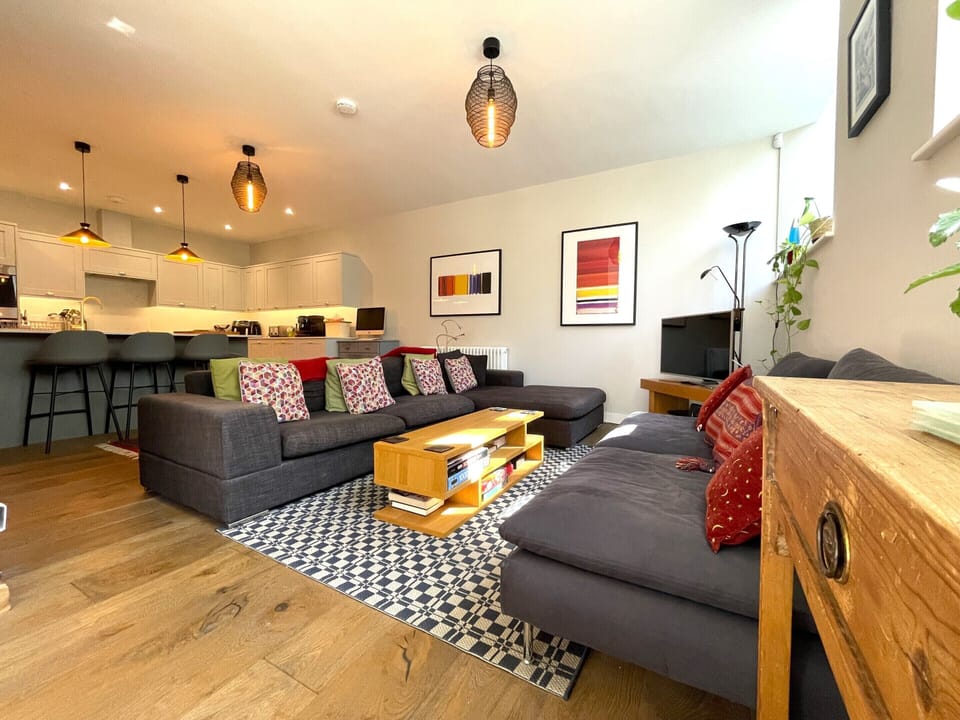 Living Room / Lounge