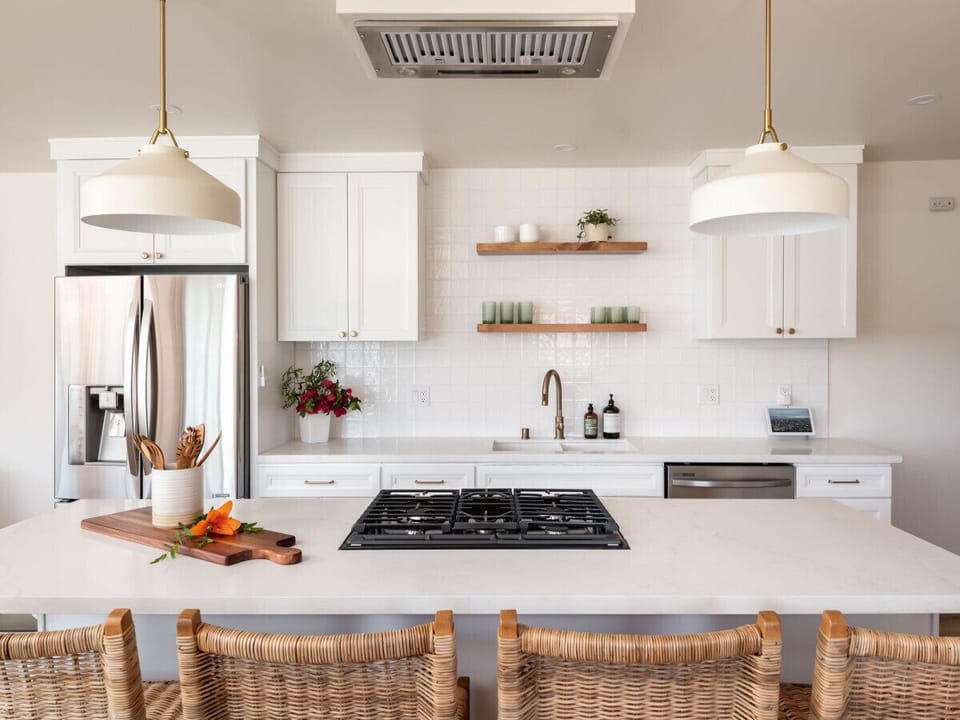 Fully equipped kitchen with modern amenities for easy cooking.