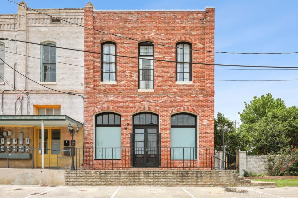 Facade / front of building