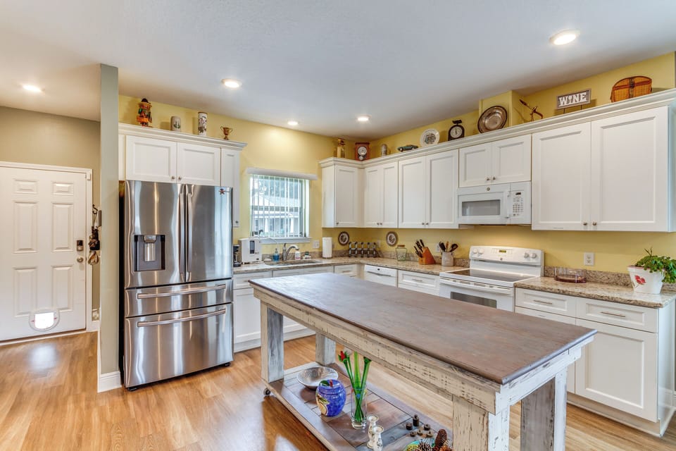 Kitchen | Drip Coffee Maker | Toaster