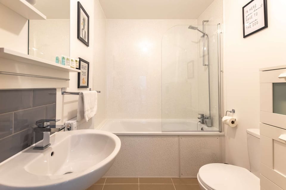 The Palmerston Family Bathroom