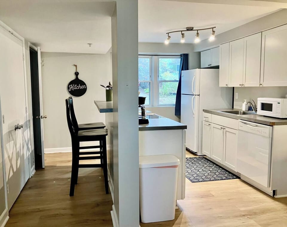 Whip up meals and gather around the bar for easy dining and chats.