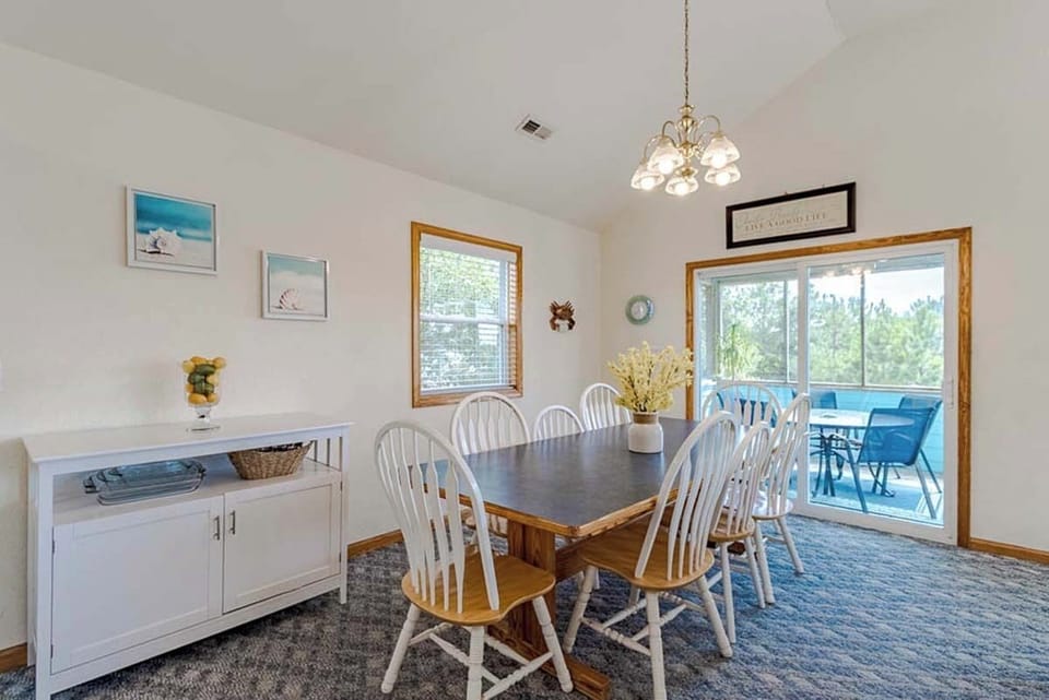Top Level Dining Area (