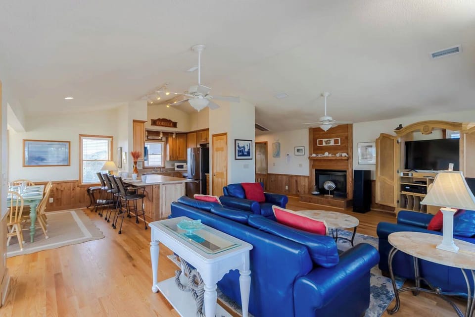 Top Level Living Area