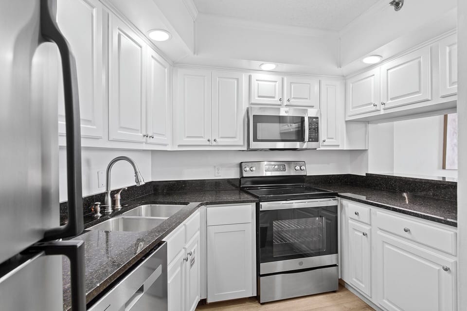 Beachside Towers II 4210 Kitchen
