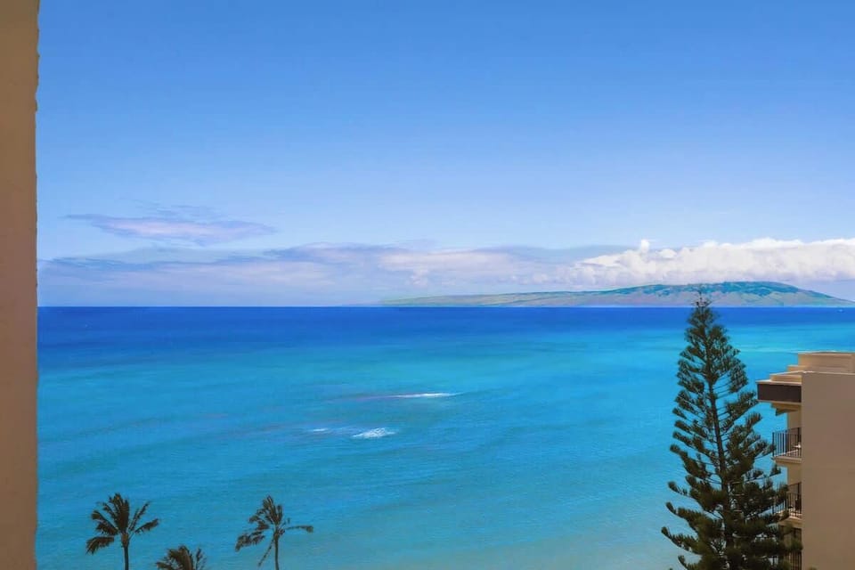 Surrounding island and ocean views