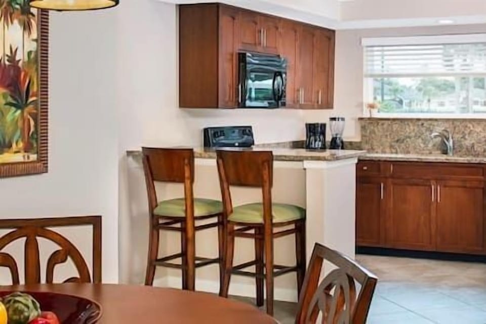 Kitchen and dining at 2bdrm Villa at Sheraton Vistana Resort